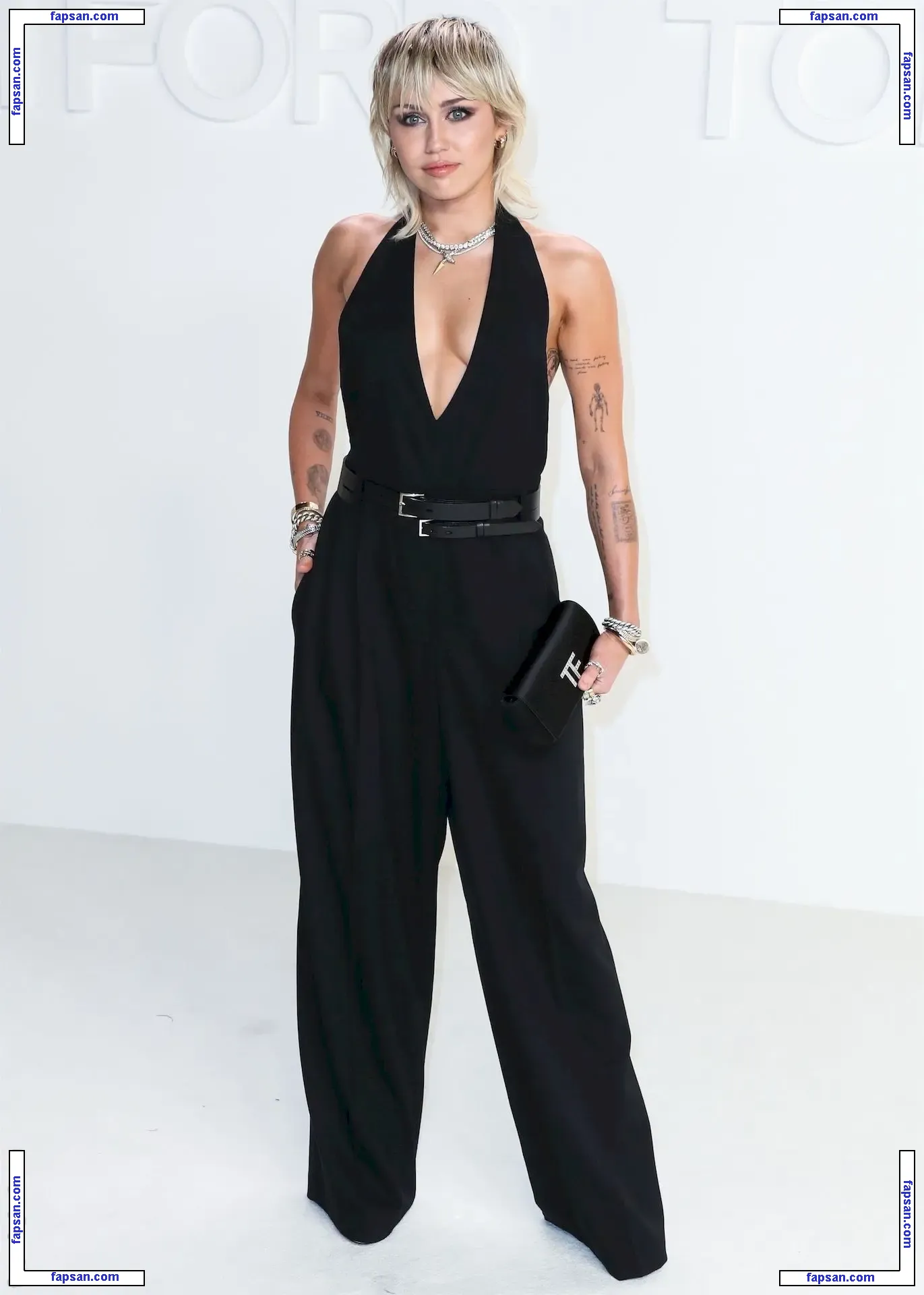 Miley Cyrus nude photo #3414 from OnlyFans