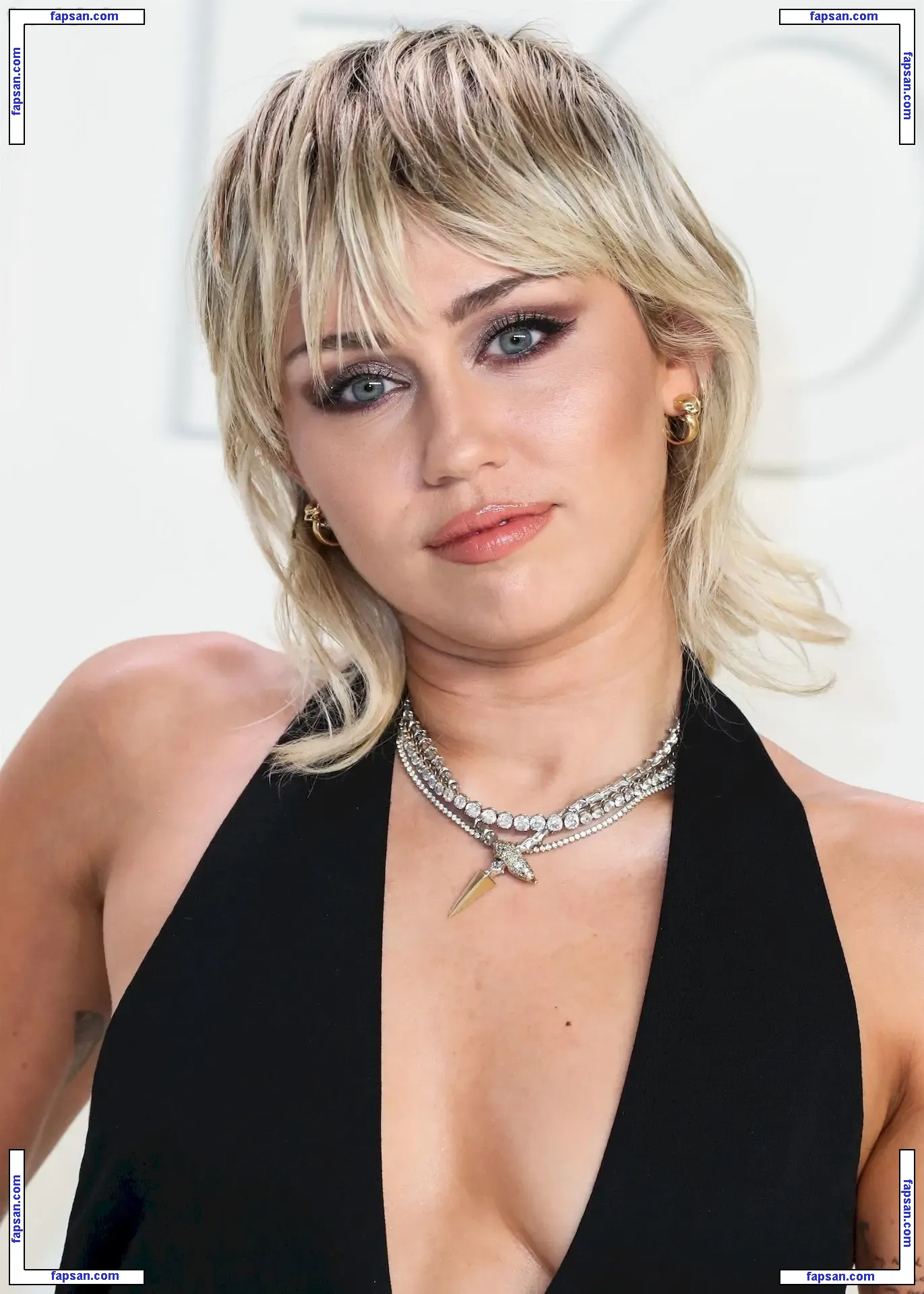 Miley Cyrus nude photo #3419 from OnlyFans