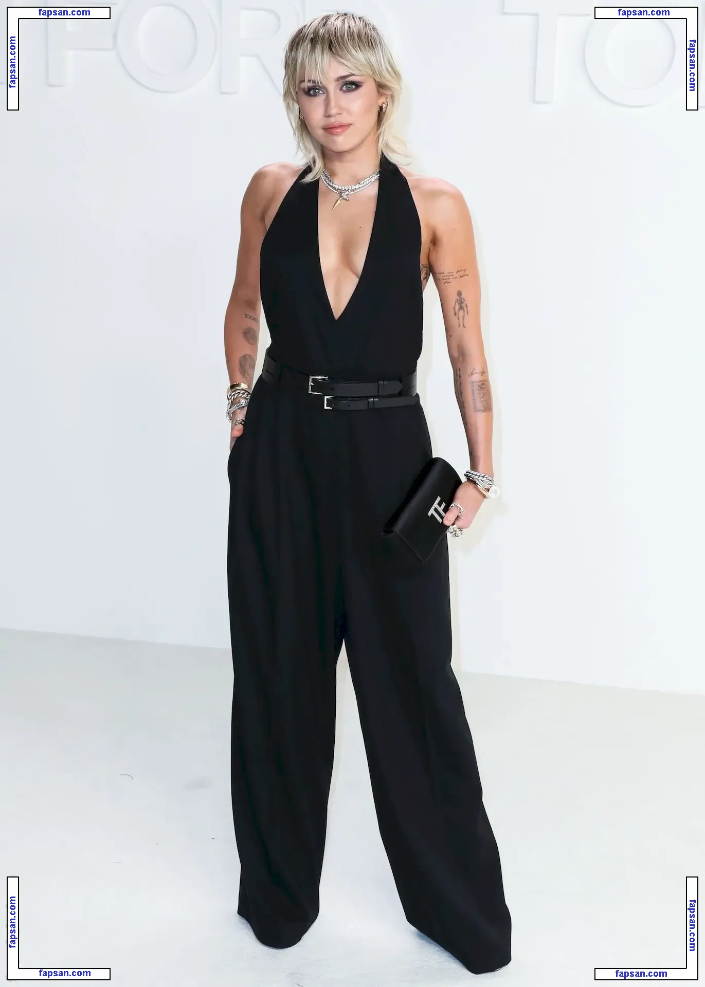Miley Cyrus nude photo #3464 from OnlyFans