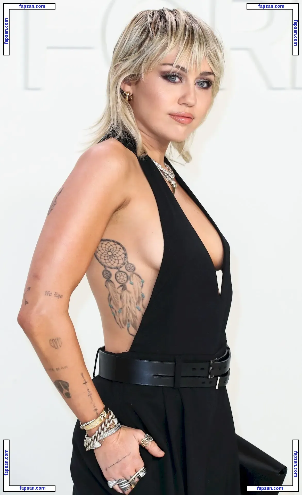 Miley Cyrus nude photo #3475 from OnlyFans