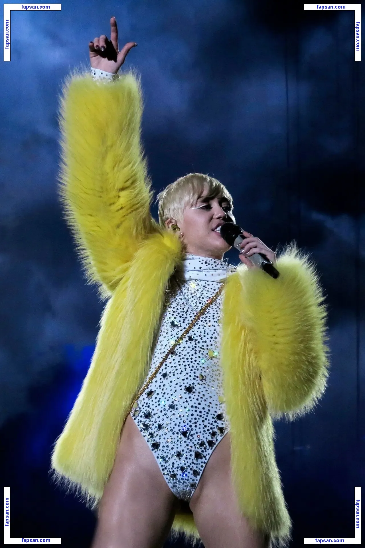 Miley Cyrus nude photo #3880 from OnlyFans
