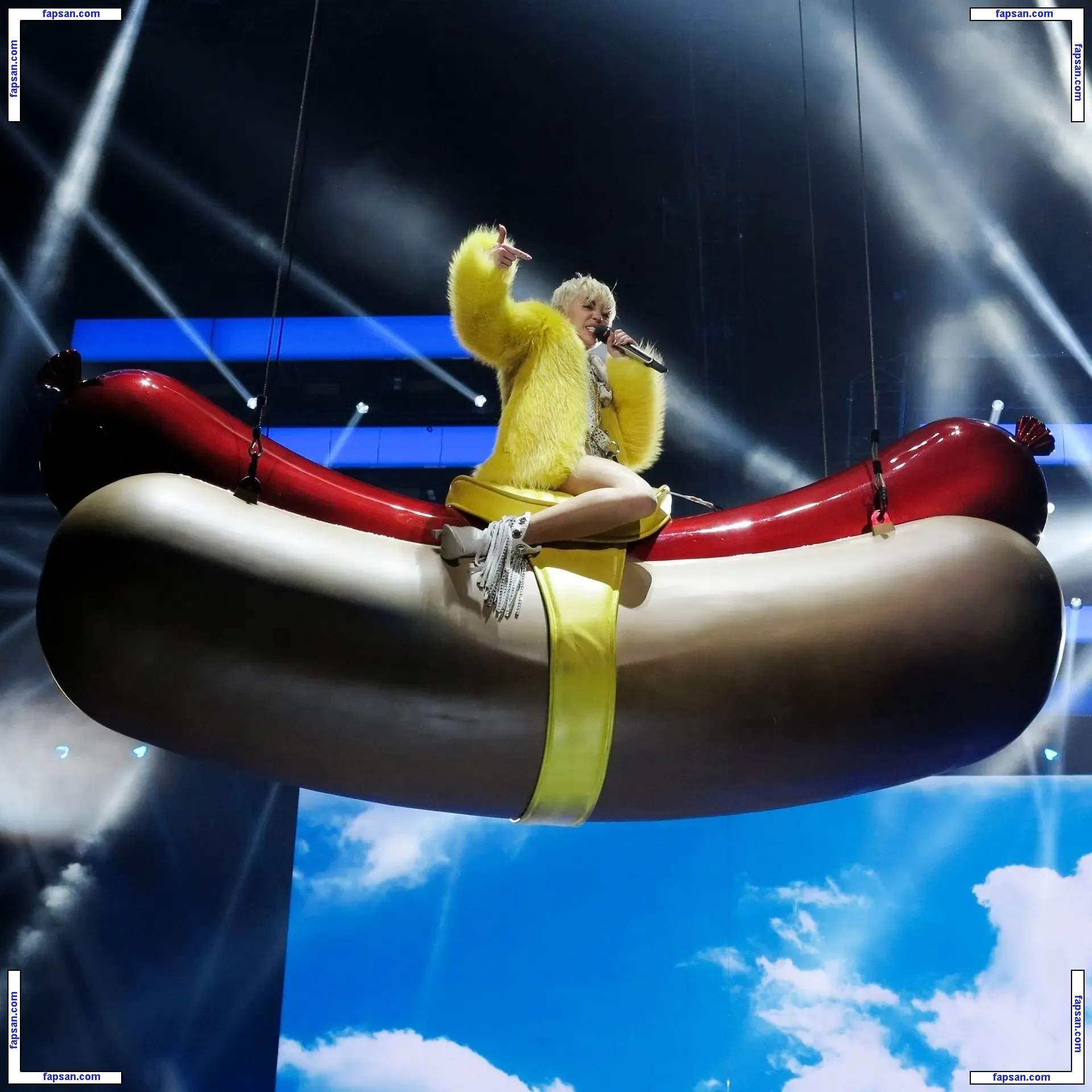 Miley Cyrus nude photo #3883 from OnlyFans