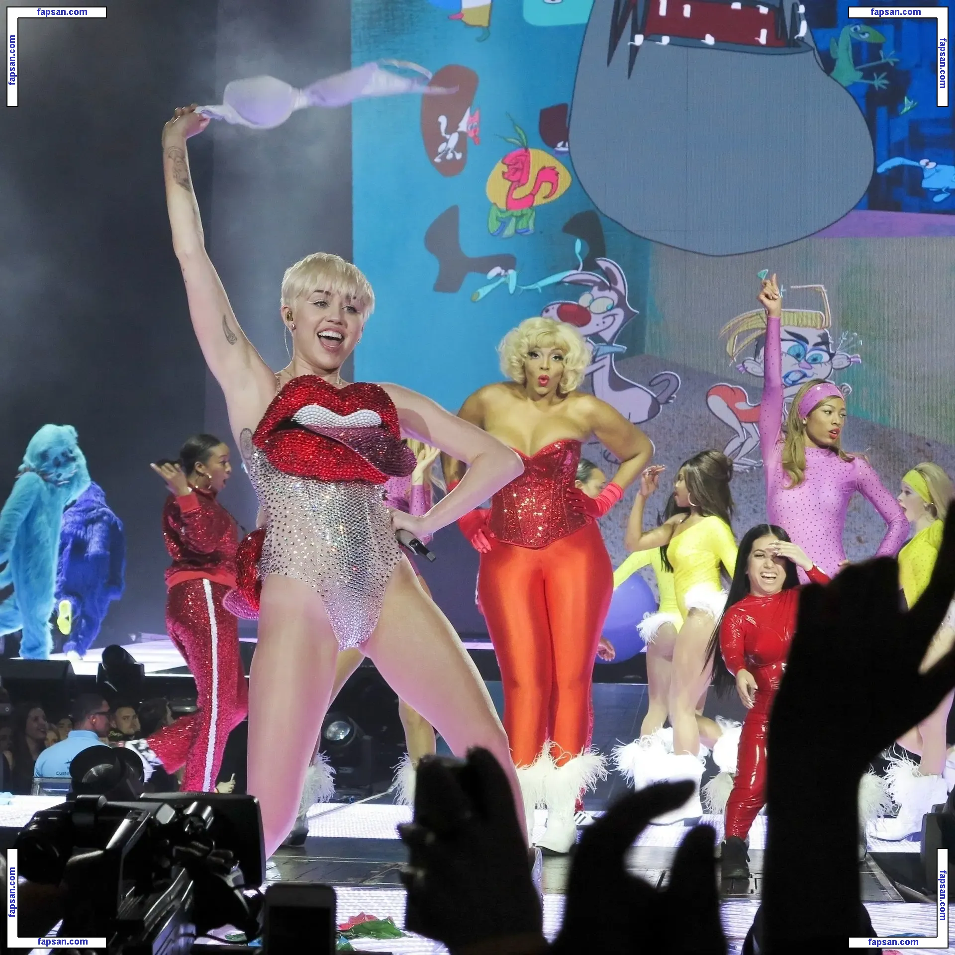 Miley Cyrus nude photo #3891 from OnlyFans