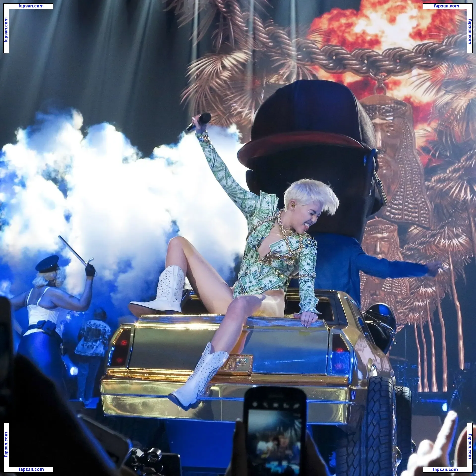 Miley Cyrus nude photo #3897 from OnlyFans