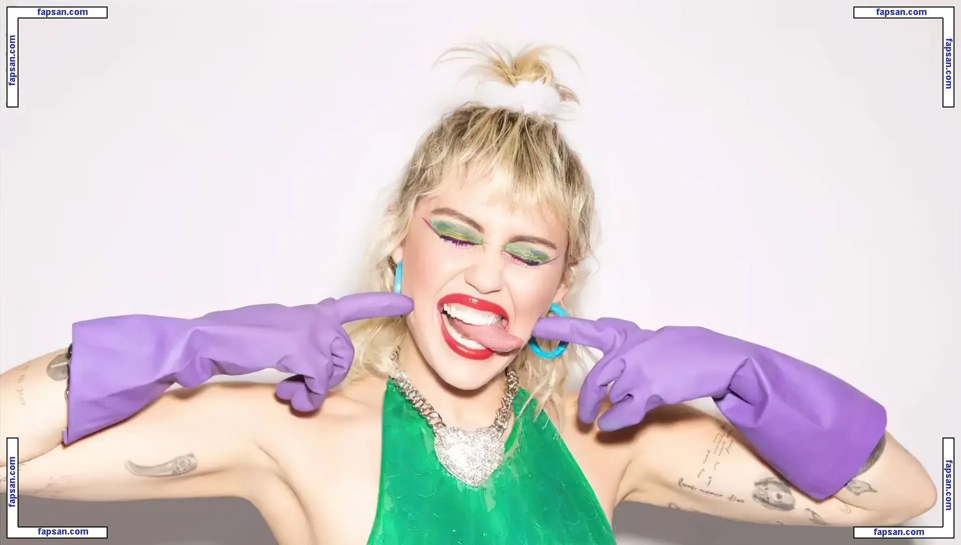 Miley Cyrus nude photo #3909 from OnlyFans