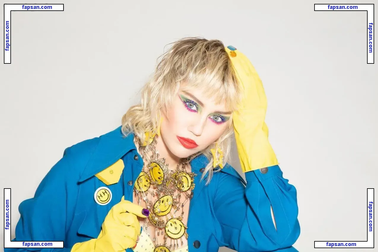Miley Cyrus nude photo #3916 from OnlyFans