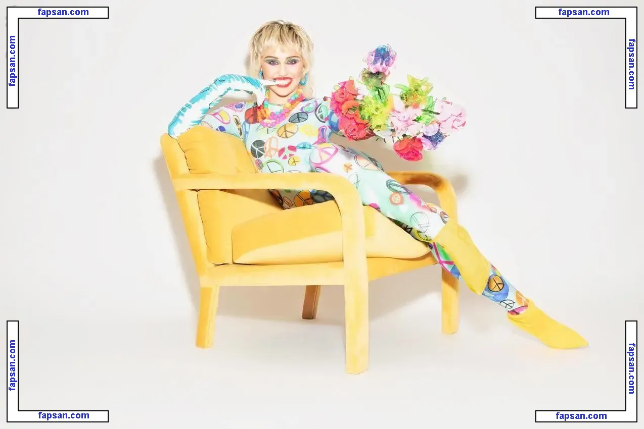 Miley Cyrus nude photo #3919 from OnlyFans
