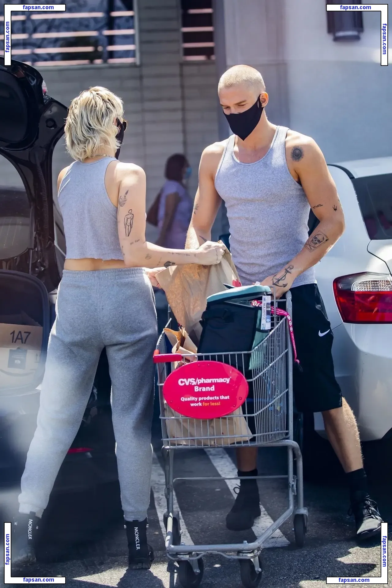 Miley Cyrus nude photo #3951 from OnlyFans
