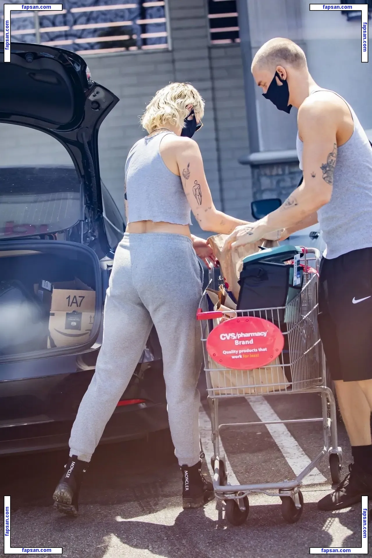 Miley Cyrus nude photo #3952 from OnlyFans