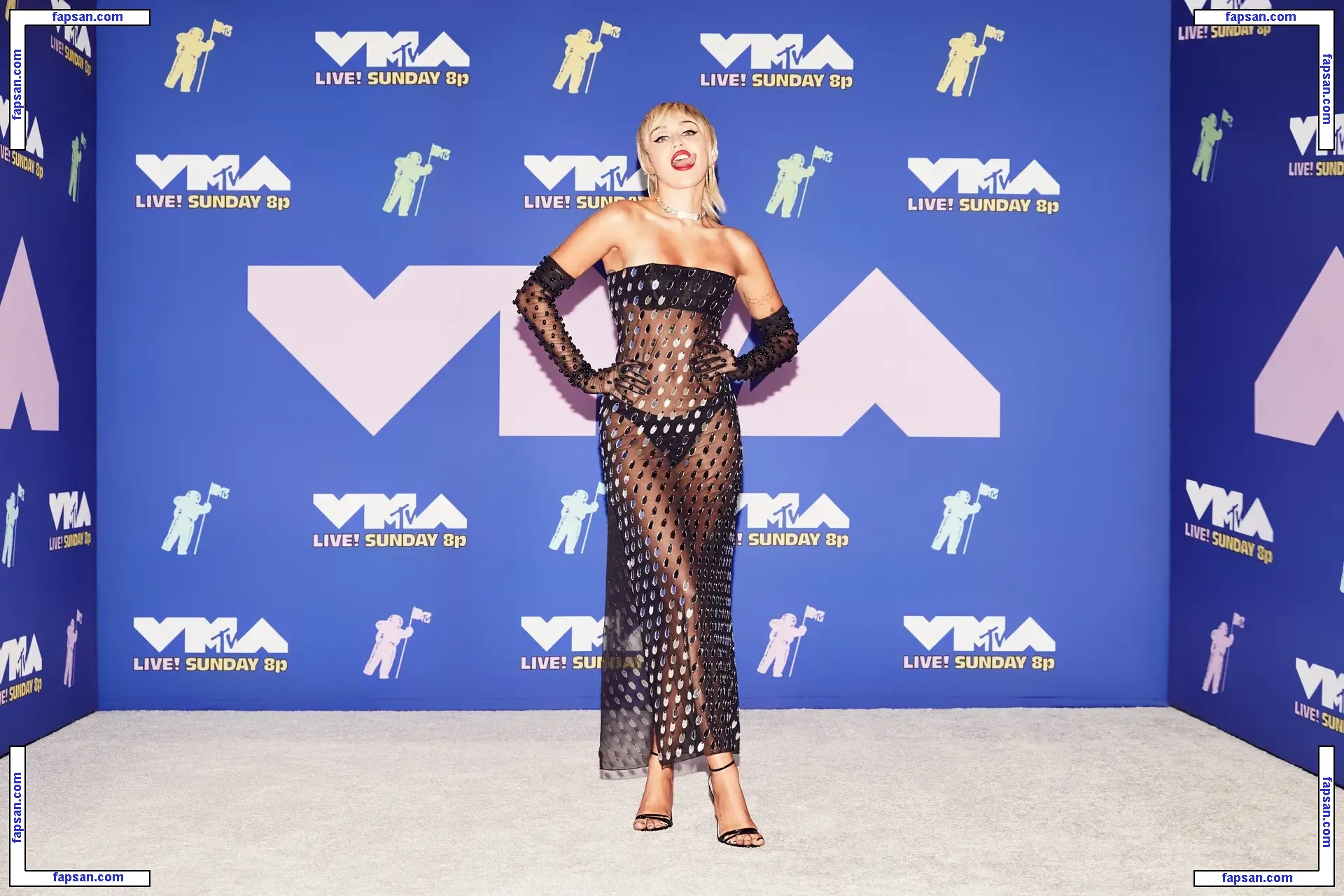 Miley Cyrus nude photo #3963 from OnlyFans