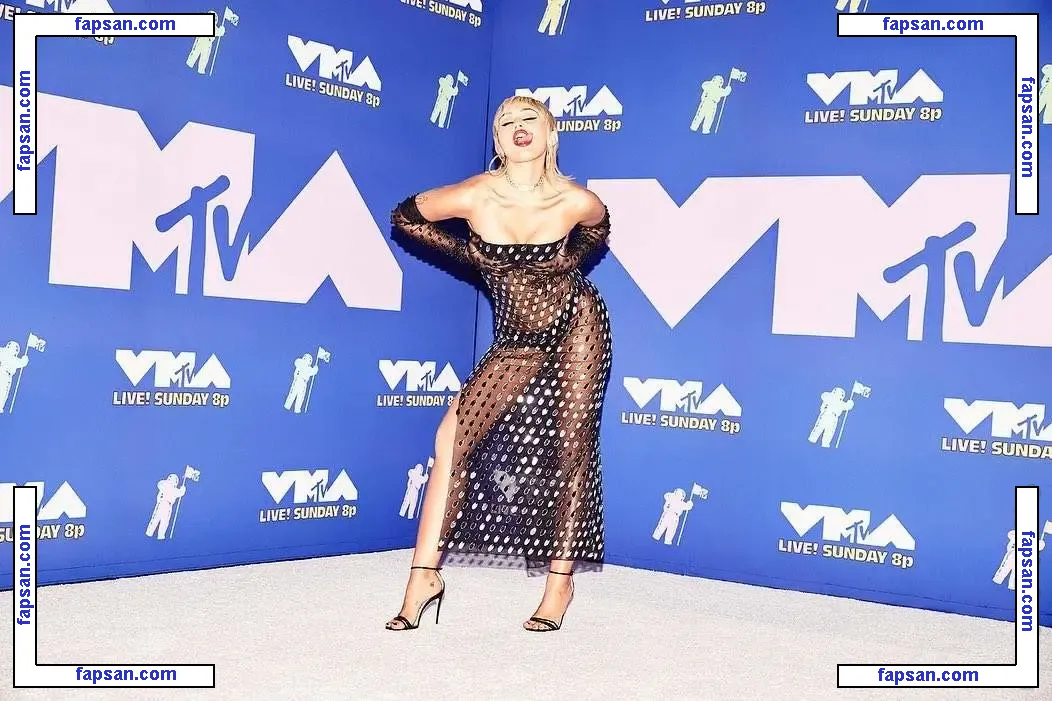 Miley Cyrus nude photo #3966 from OnlyFans