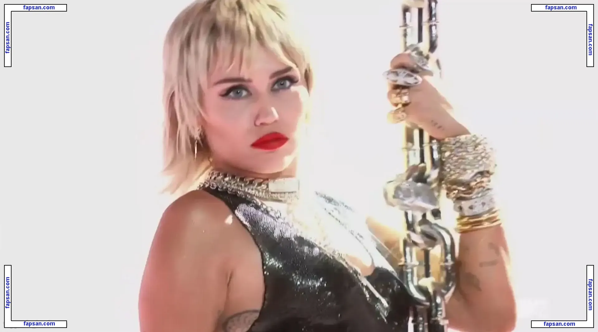 Miley Cyrus nude photo #3972 from OnlyFans