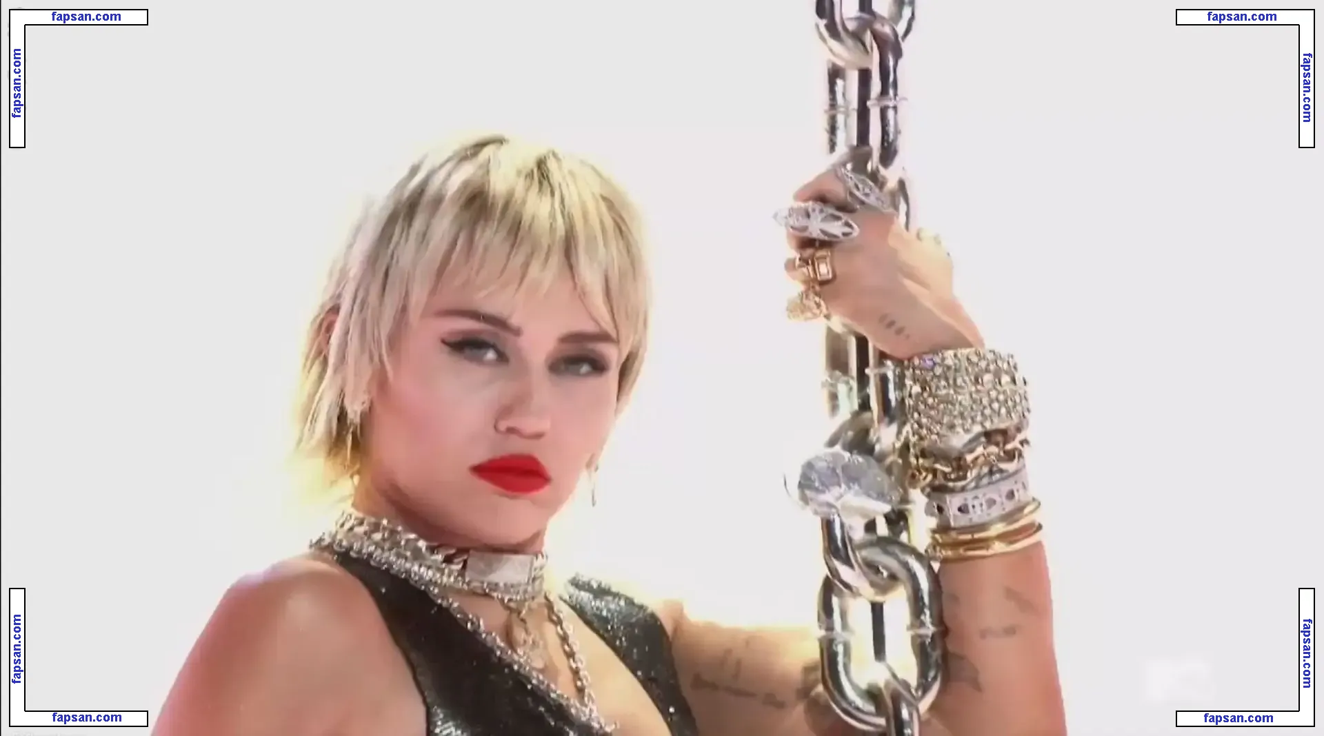 Miley Cyrus nude photo #3973 from OnlyFans