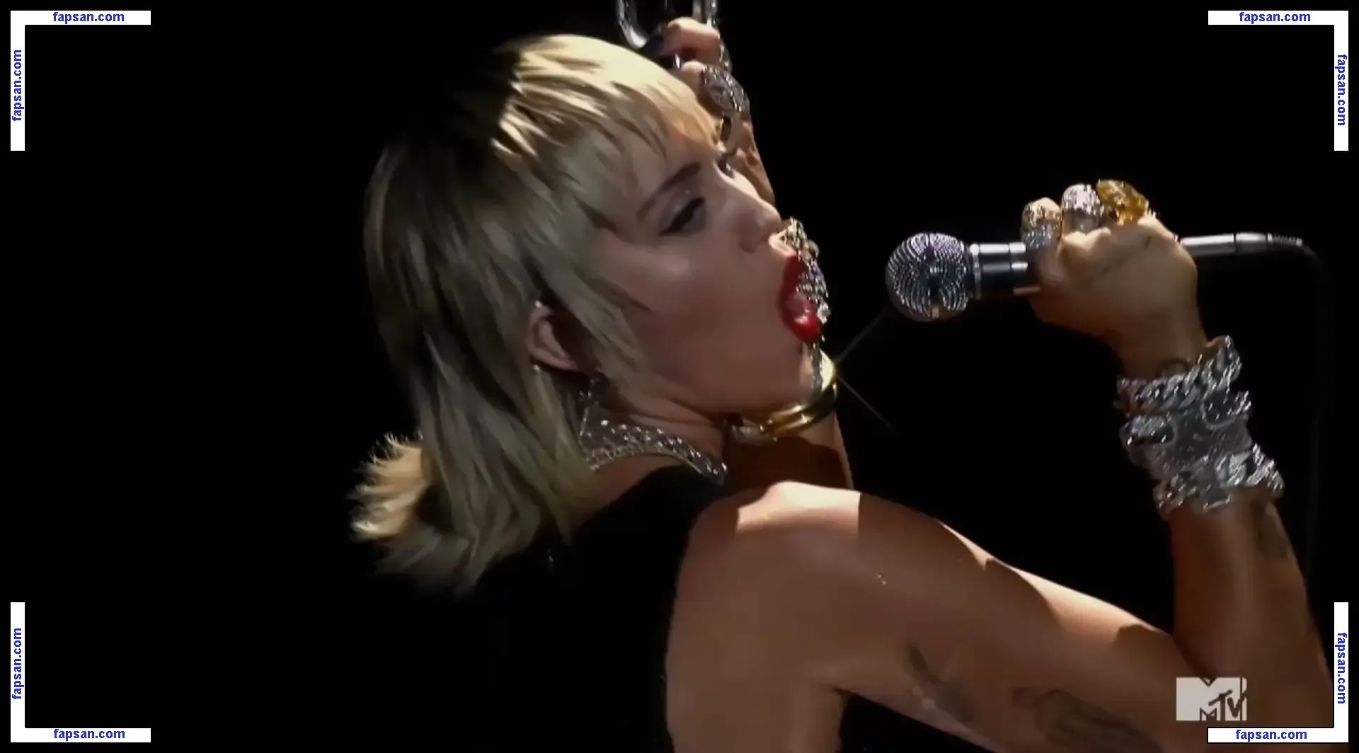 Miley Cyrus nude photo #3987 from OnlyFans
