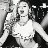 Miley Cyrus nude #3070