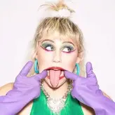Miley Cyrus nude #3910