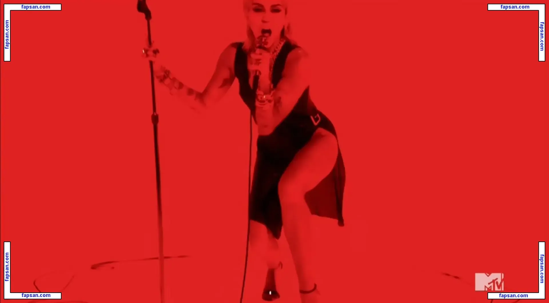 Miley Cyrus nude photo #4008 from OnlyFans