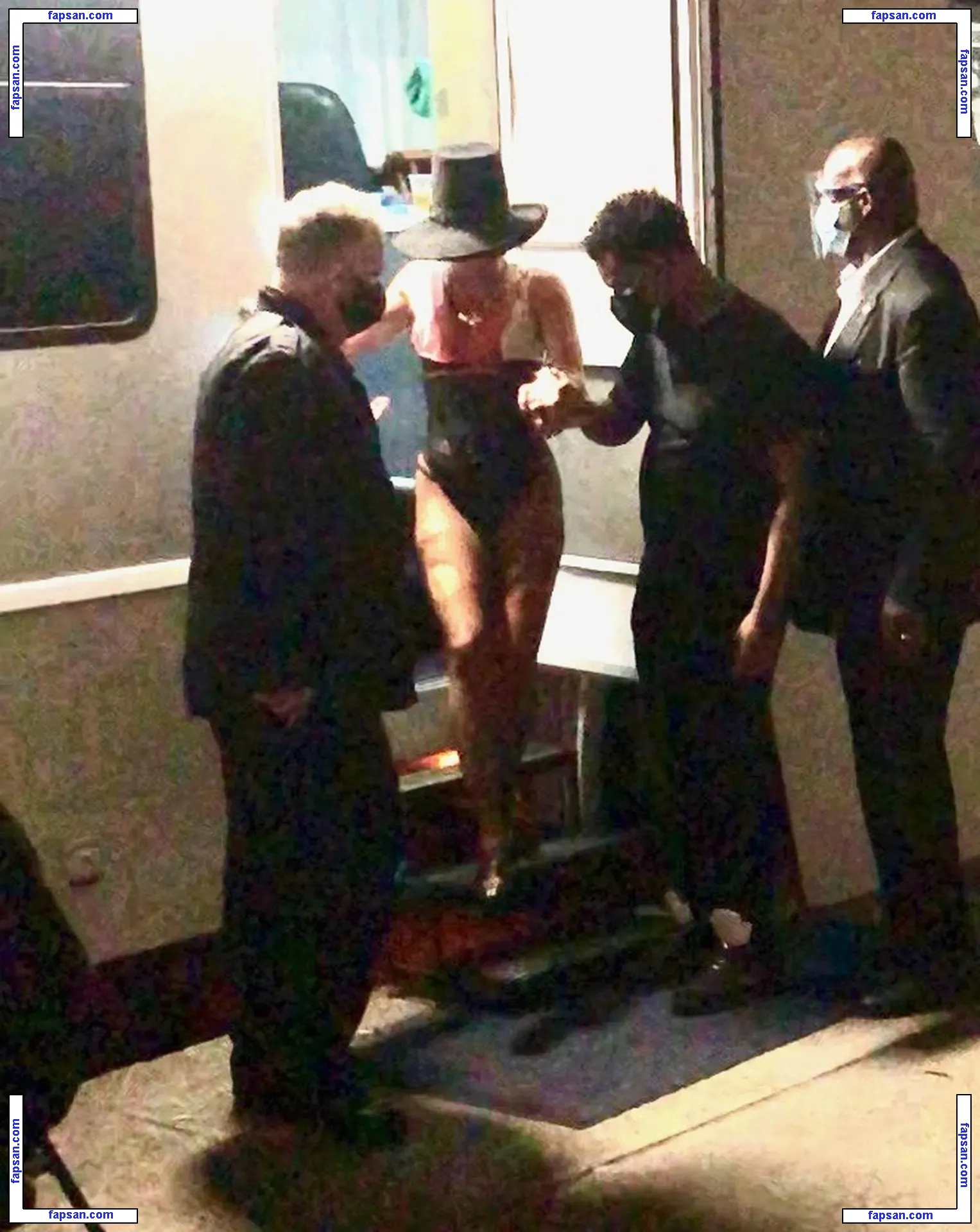 Miley Cyrus nude photo #4049 from OnlyFans