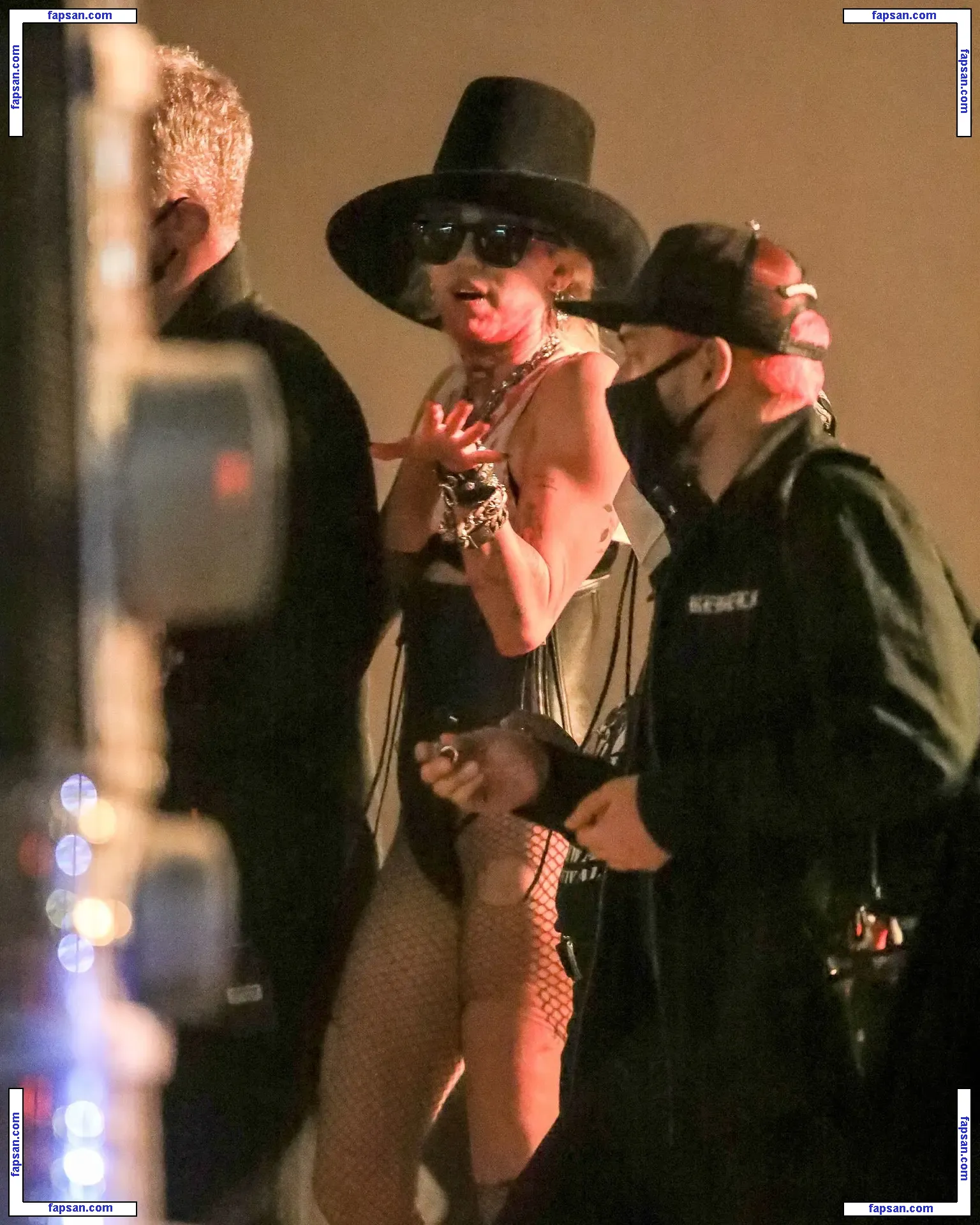Miley Cyrus nude photo #4066 from OnlyFans