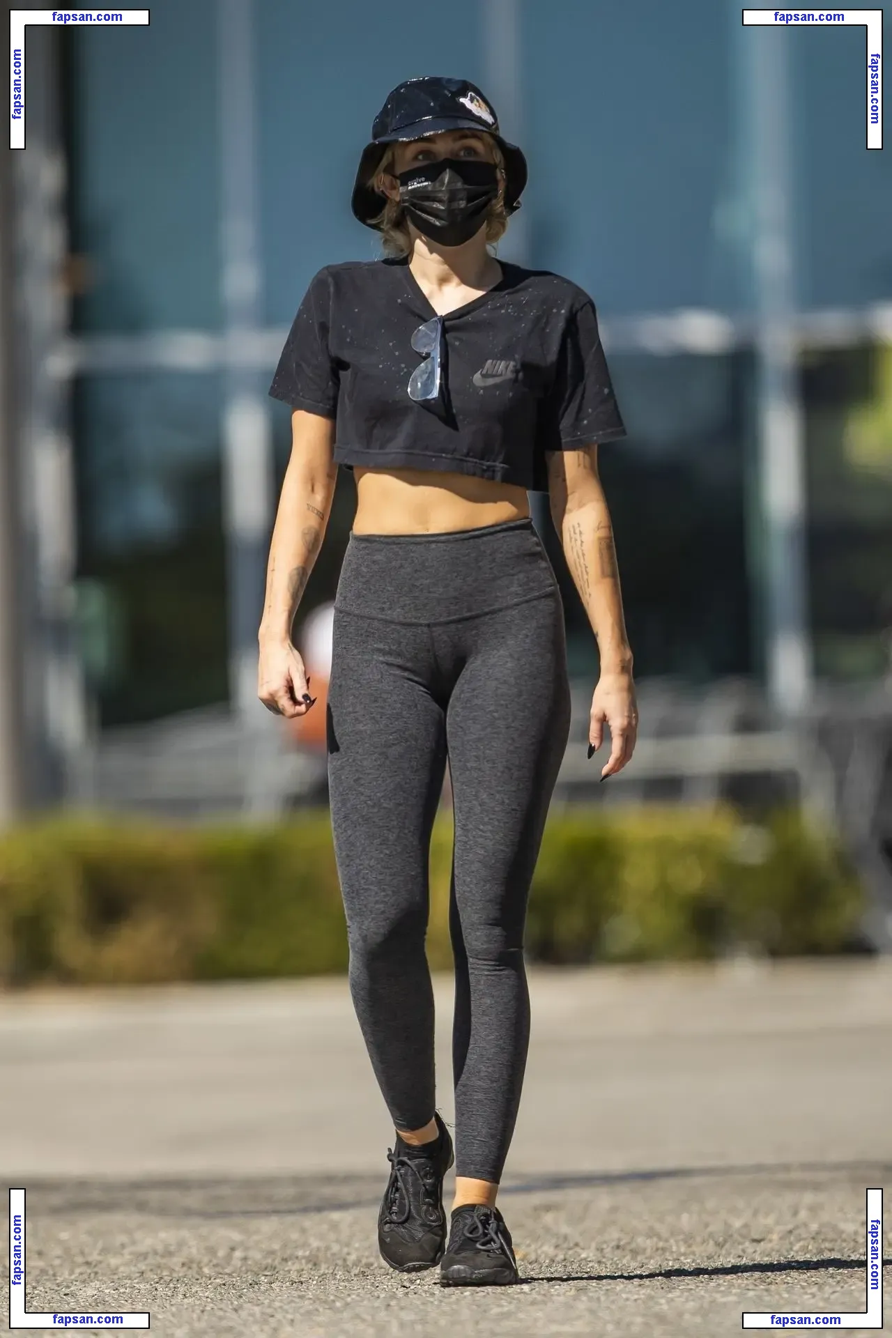Miley Cyrus nude photo #4076 from OnlyFans