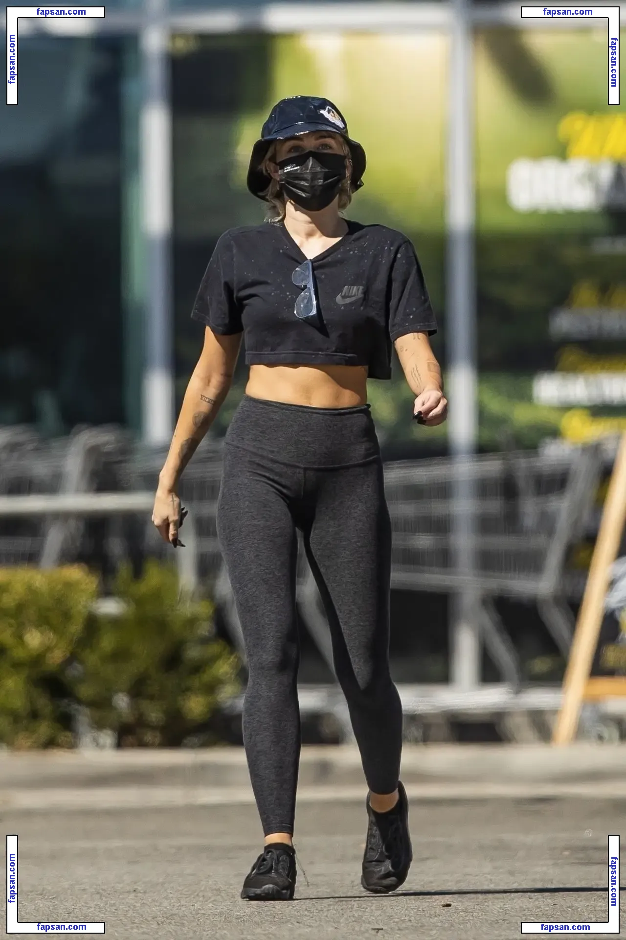 Miley Cyrus nude photo #4151 from OnlyFans