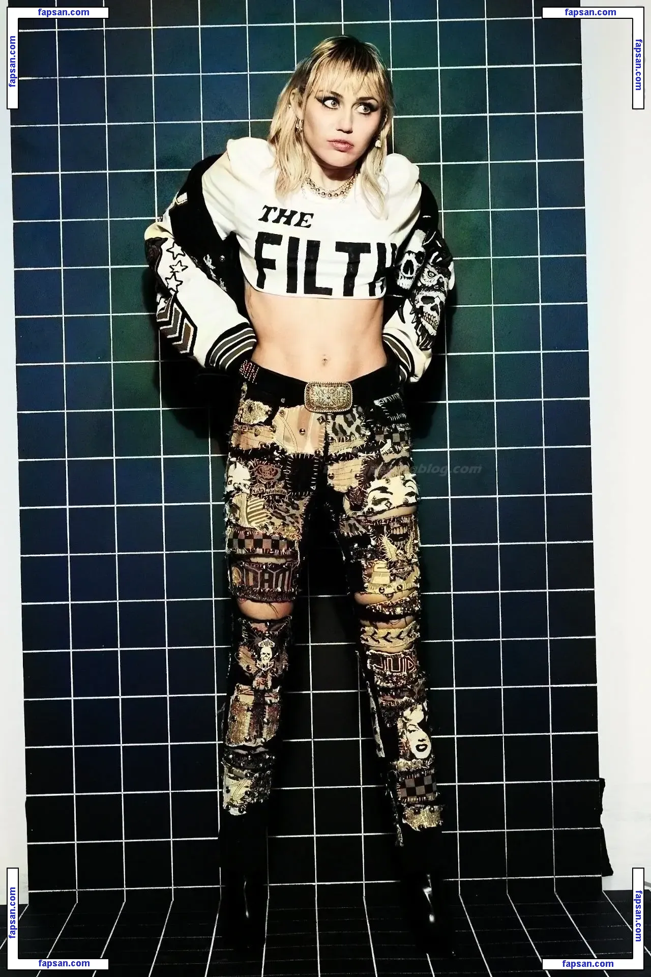 Miley Cyrus nude photo #4199 from OnlyFans