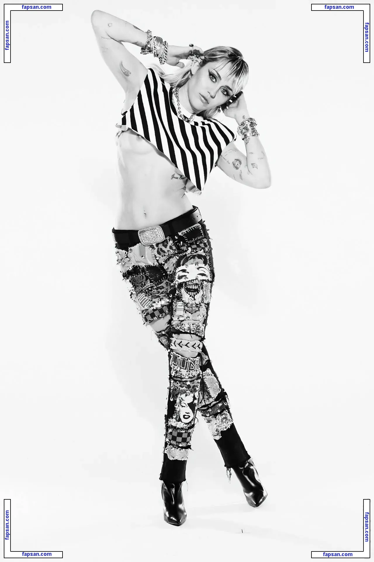 Miley Cyrus nude photo #4218 from OnlyFans