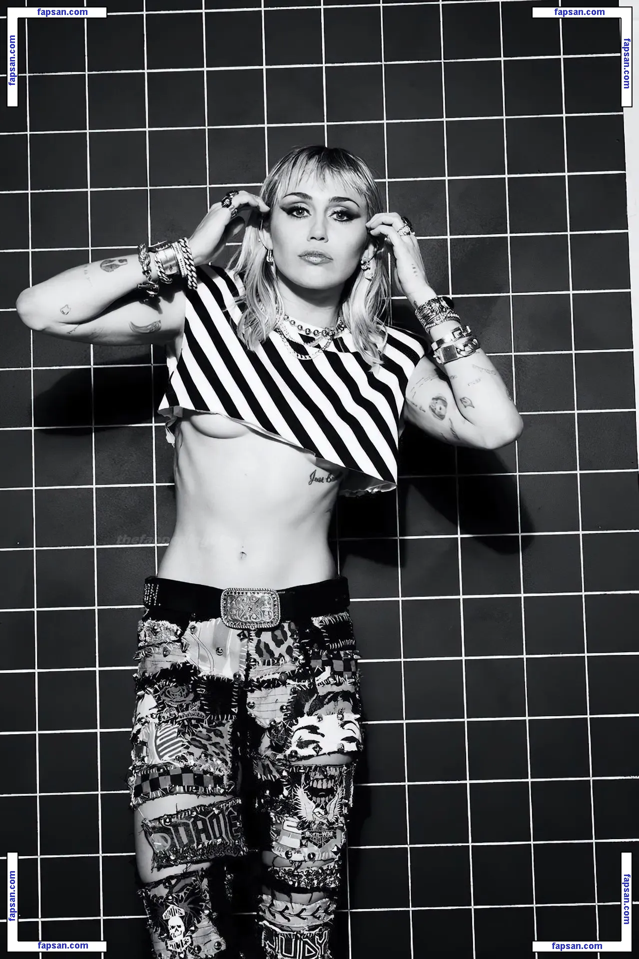Miley Cyrus nude photo #4223 from OnlyFans