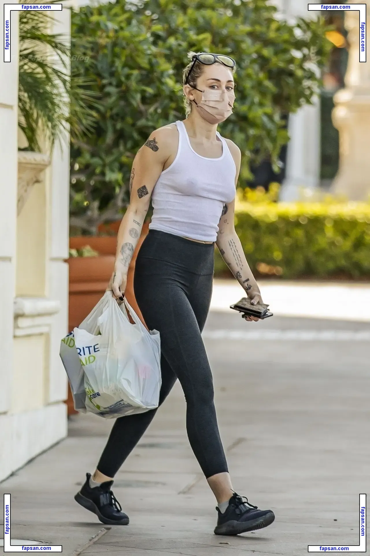 Miley Cyrus nude photo #4355 from OnlyFans