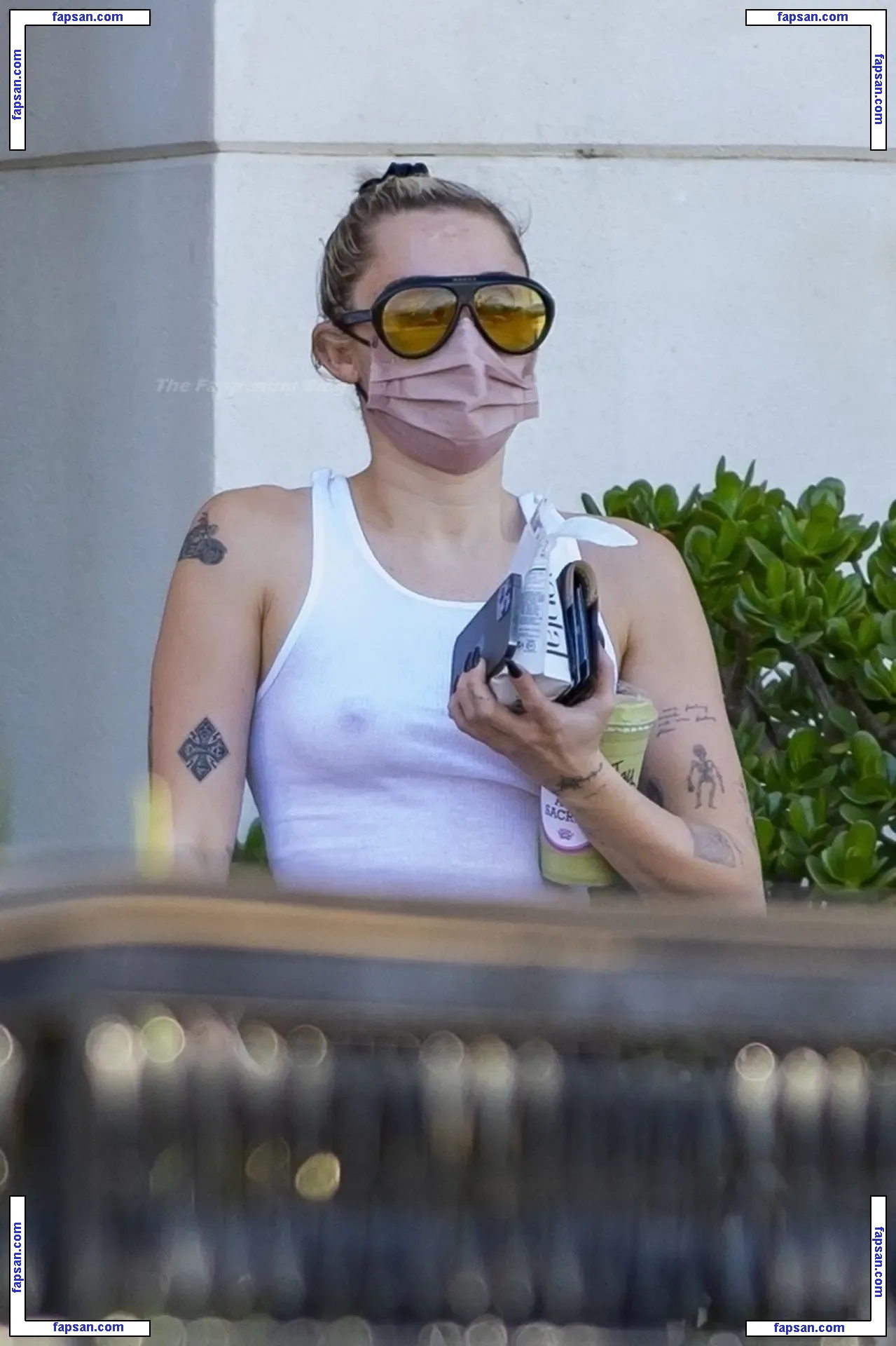 Miley Cyrus nude photo #4370 from OnlyFans