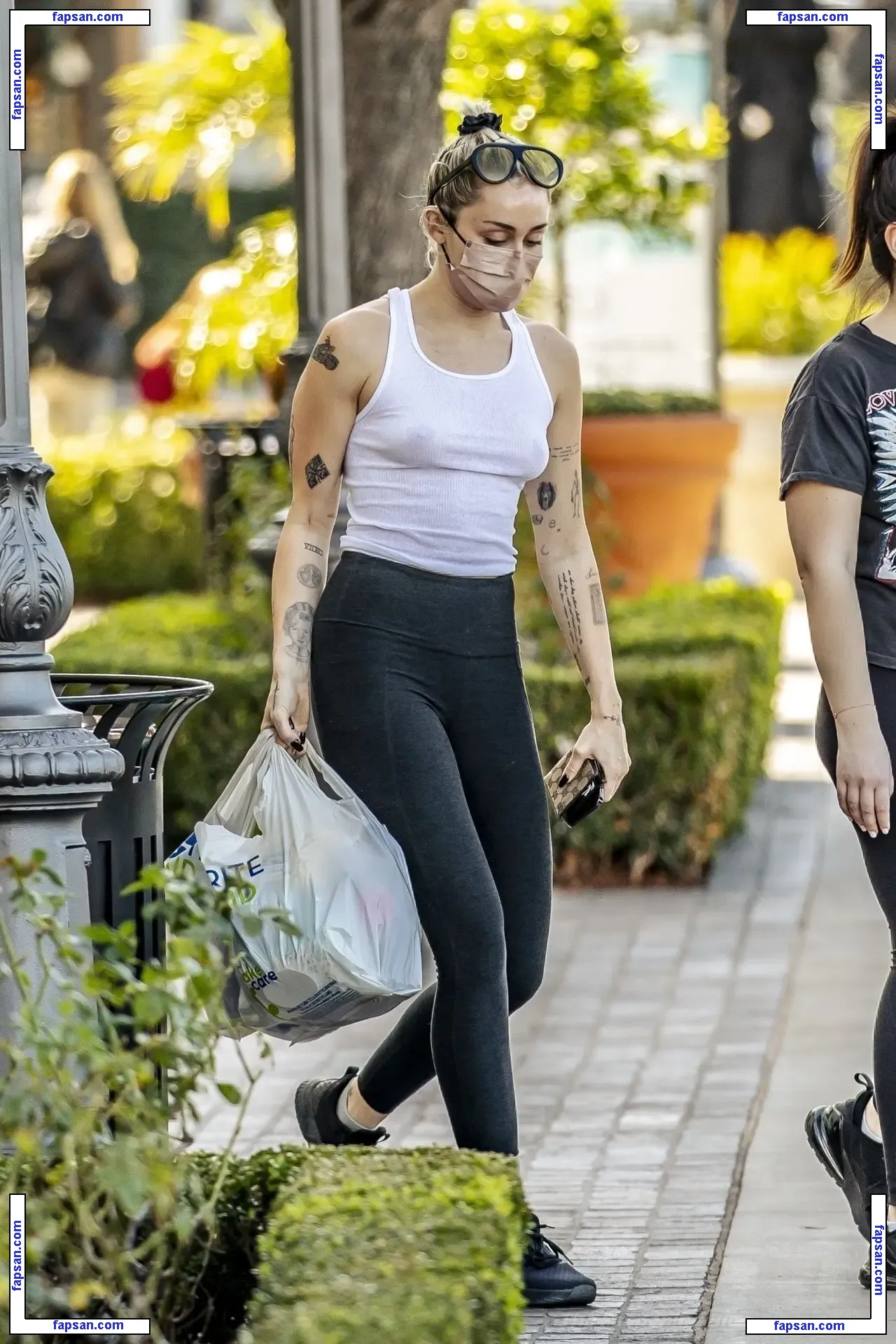 Miley Cyrus nude photo #4387 from OnlyFans