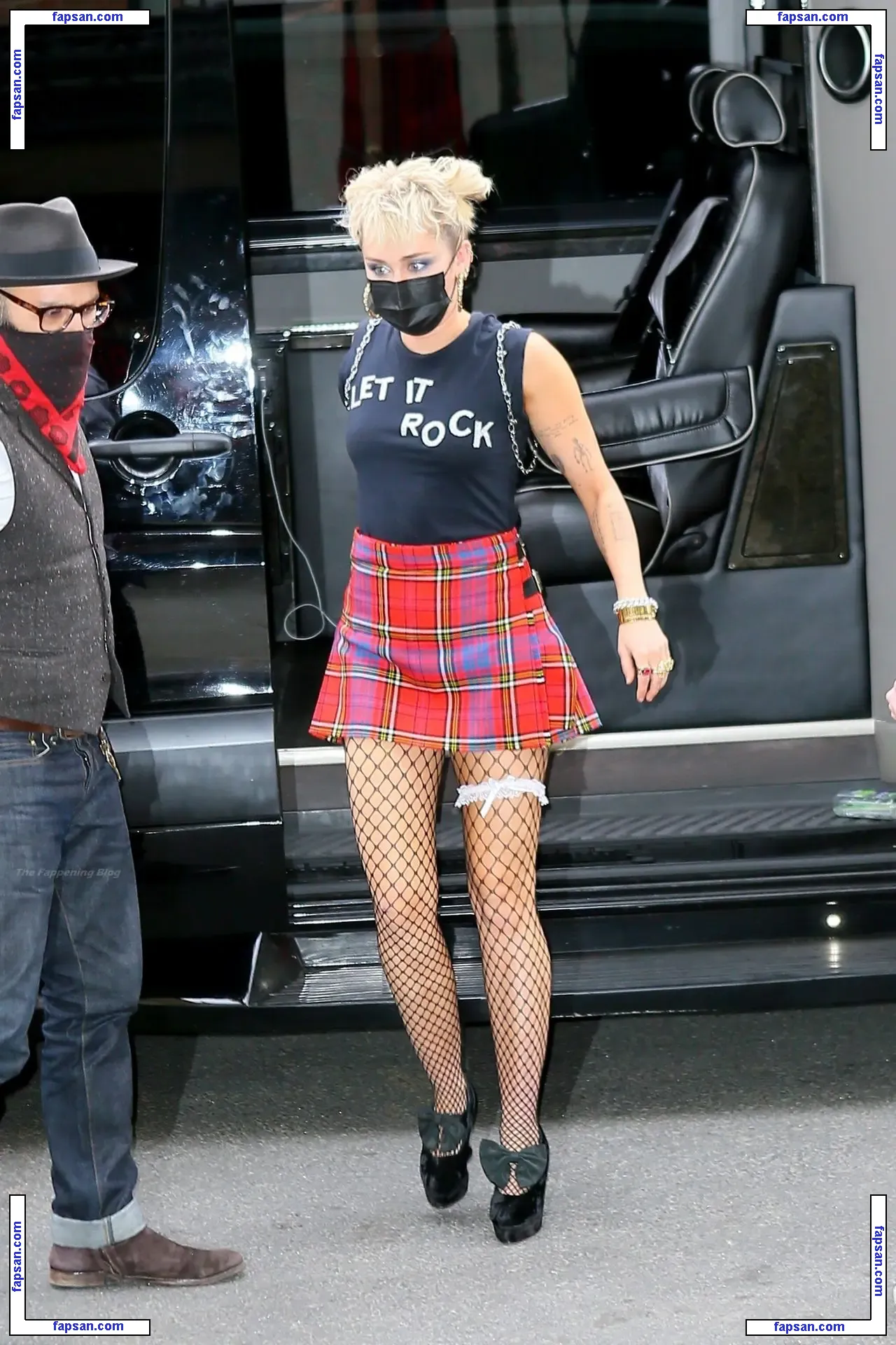 Miley Cyrus nude photo #4515 from OnlyFans