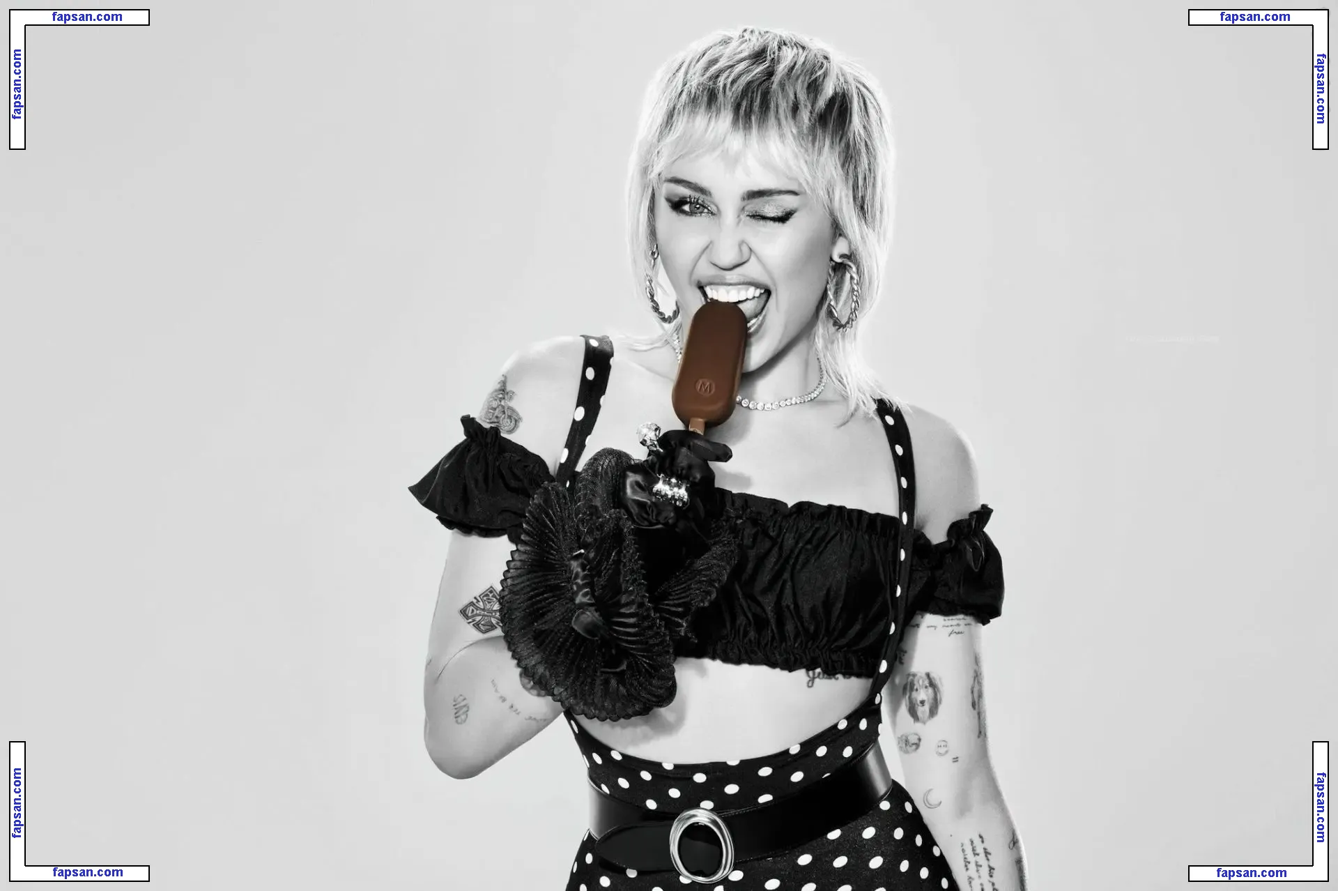 Miley Cyrus nude photo #4540 from OnlyFans