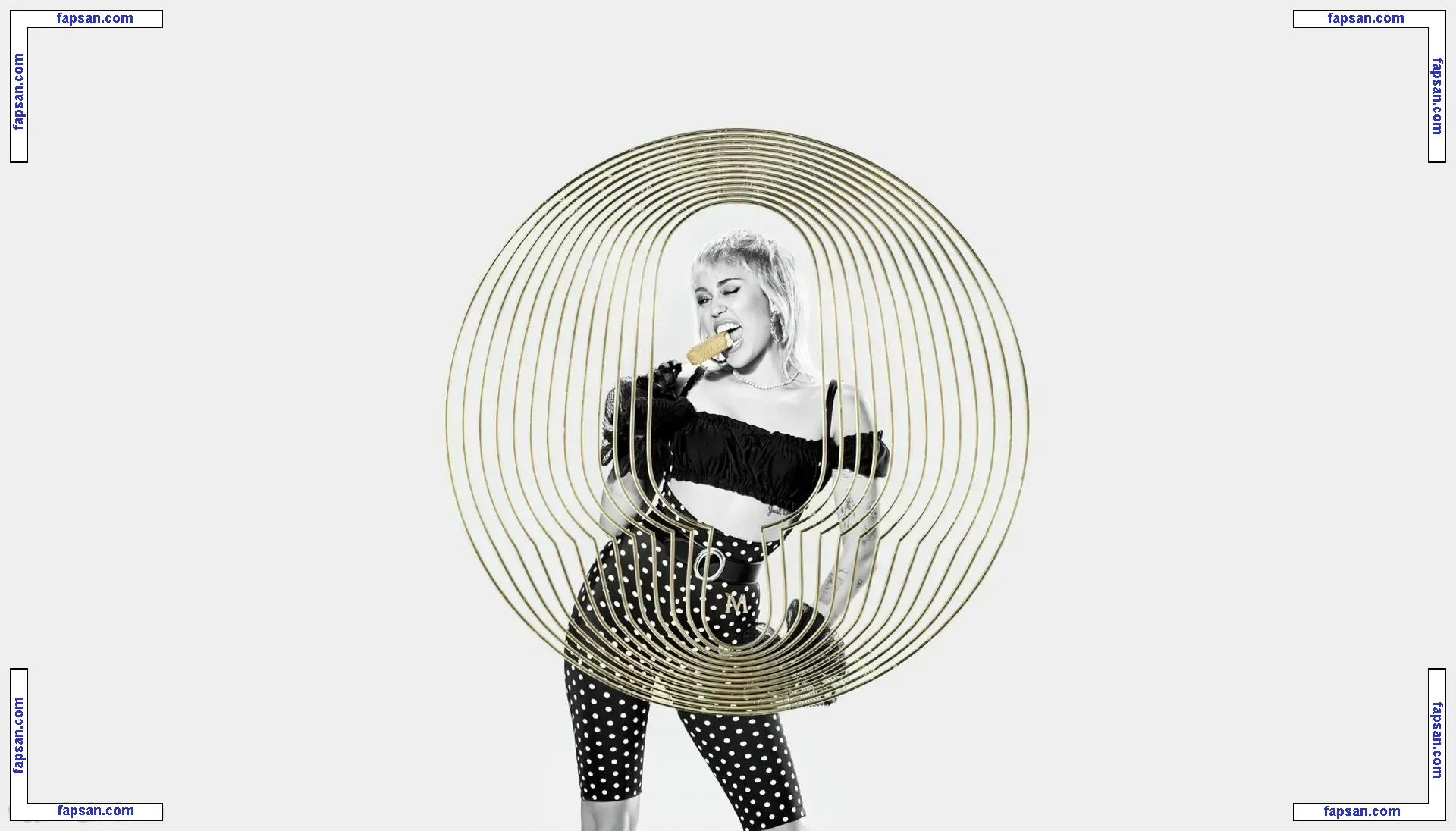 Miley Cyrus nude photo #4542 from OnlyFans