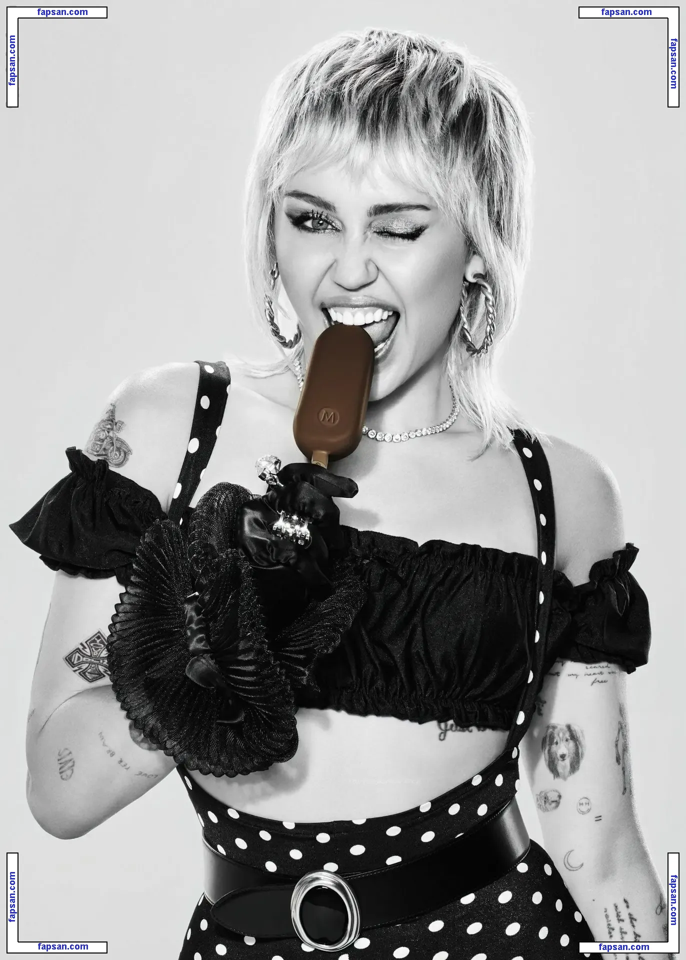 Miley Cyrus nude photo #4546 from OnlyFans