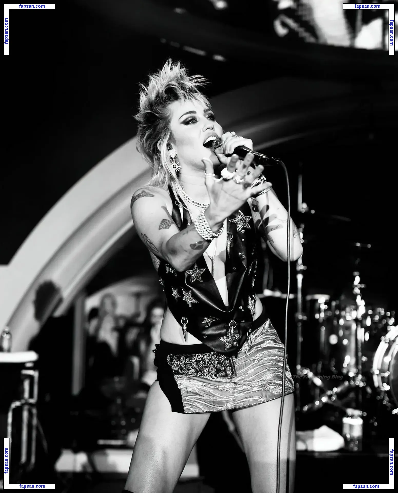 Miley Cyrus nude photo #4575 from OnlyFans