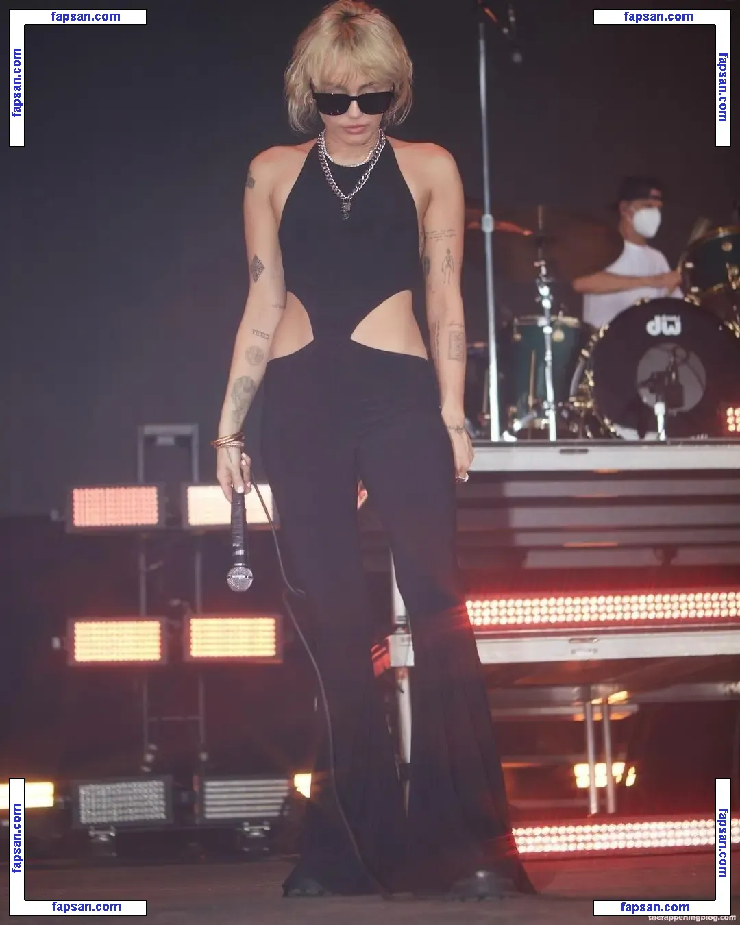 Miley Cyrus nude photo #4734 from OnlyFans