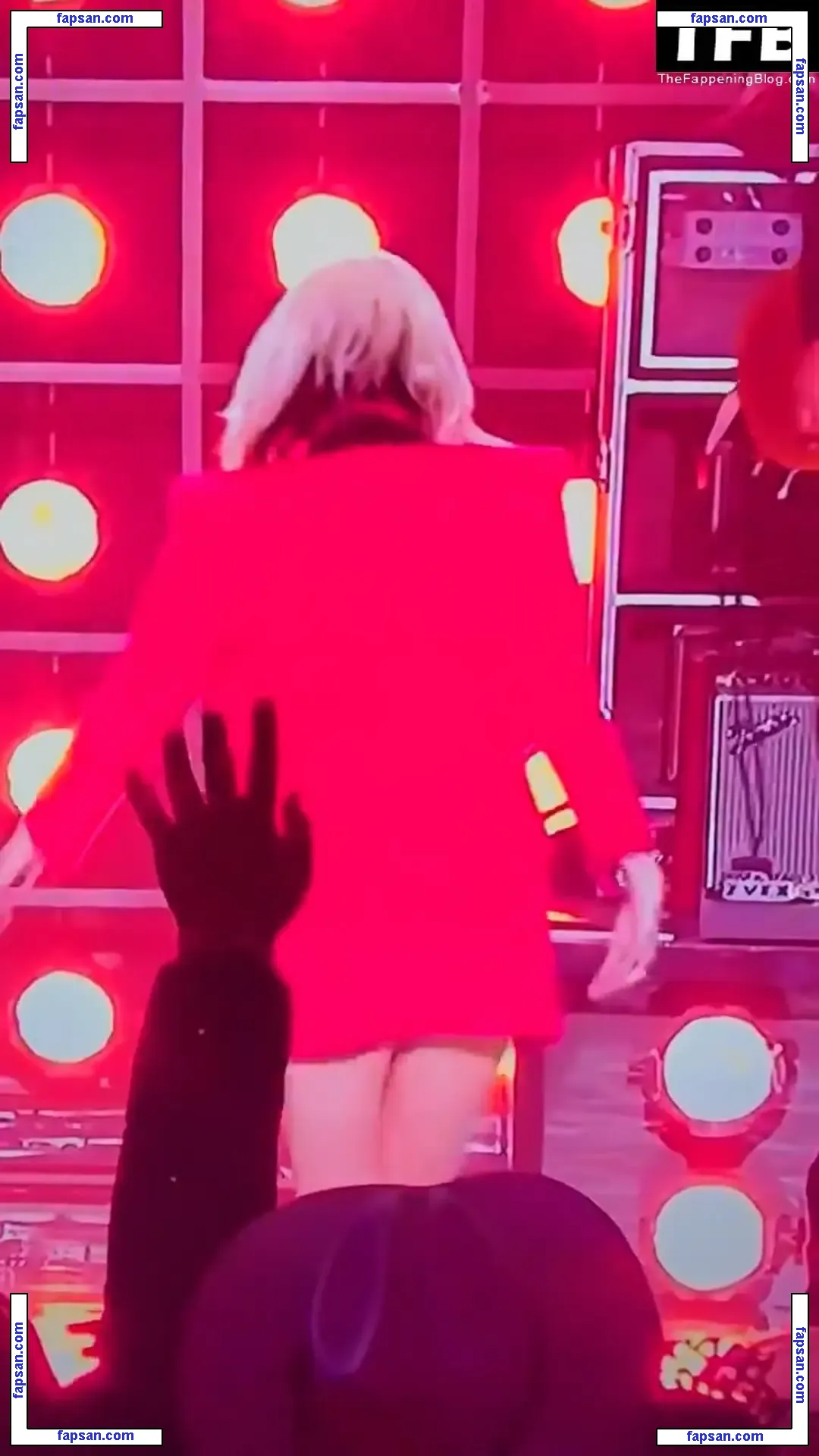 Miley Cyrus nude photo #4990 from OnlyFans