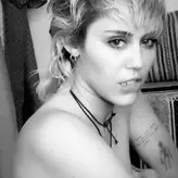 Miley Cyrus nude #4036