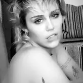 Miley Cyrus nude #4038