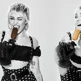 Miley Cyrus nude #4535