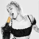 Miley Cyrus nude #4537