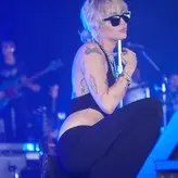 Miley Cyrus nude #4736