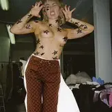 Miley Cyrus nude #4799