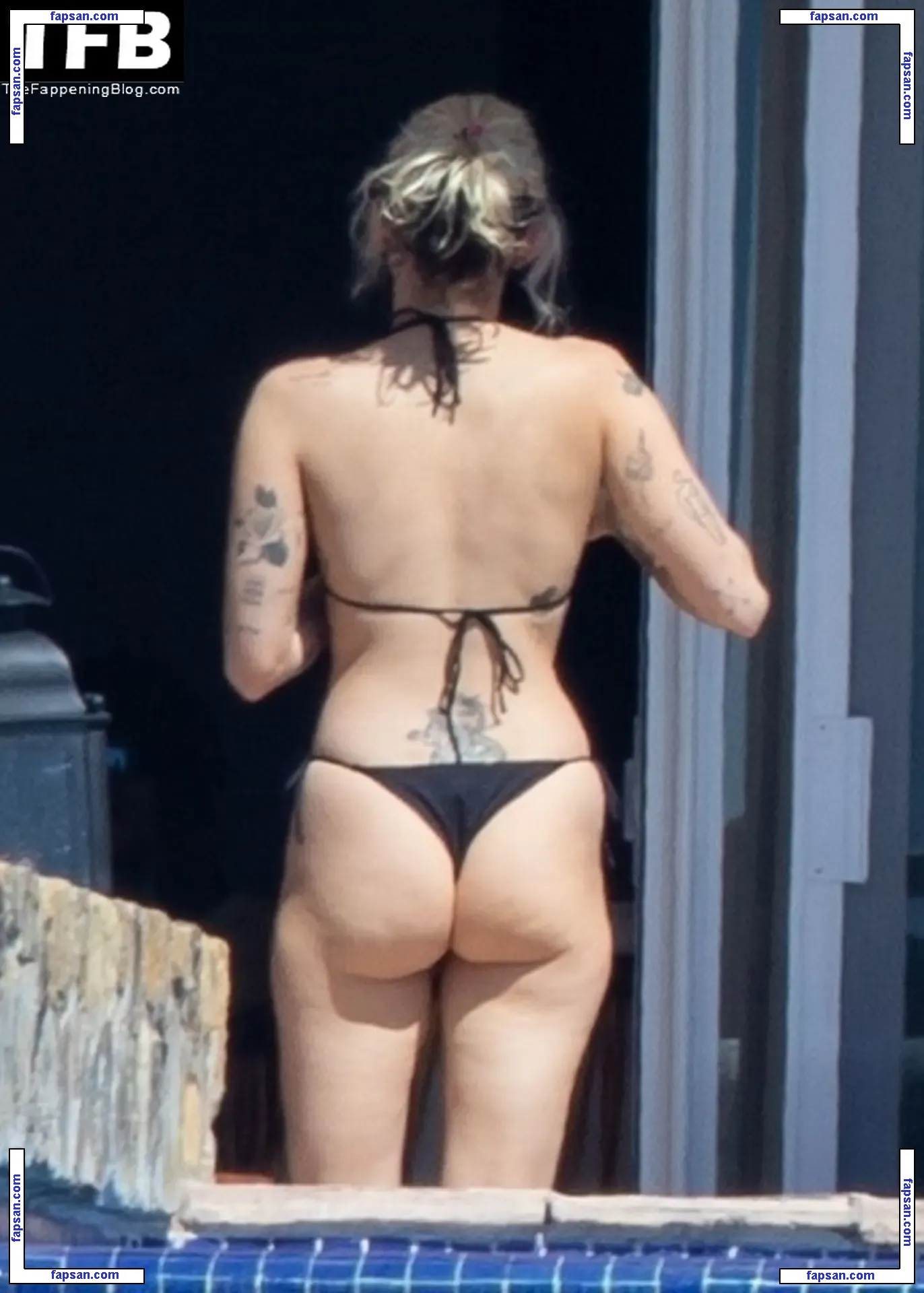 Miley Cyrus nude photo #5040 from OnlyFans