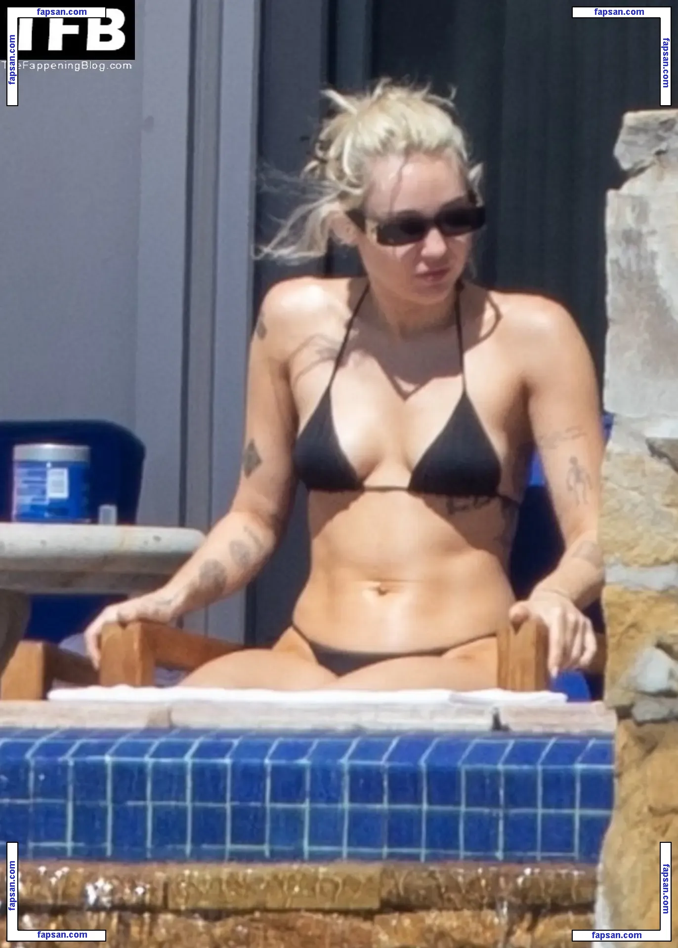 Miley Cyrus nude photo #5041 from OnlyFans