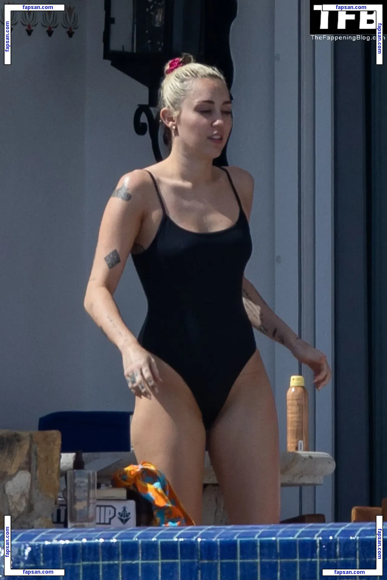 Miley Cyrus nude photo #5073 from OnlyFans