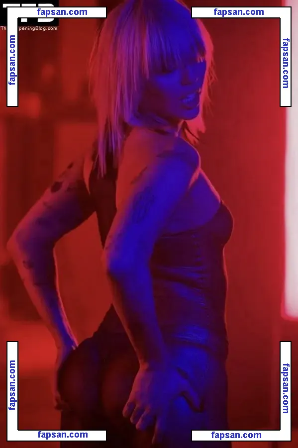 Miley Cyrus nude photo #5130 from OnlyFans