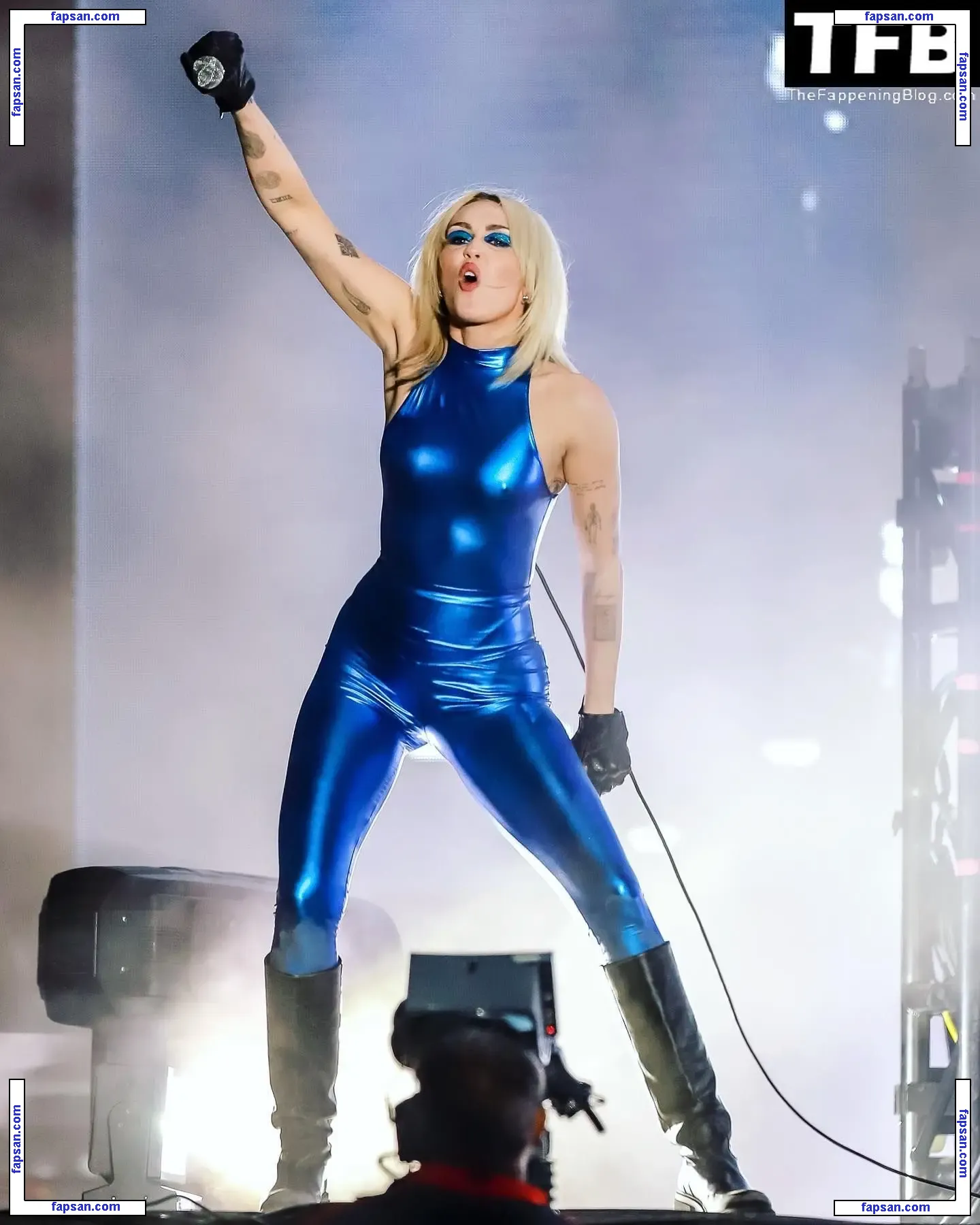 Miley Cyrus nude photo #5169 from OnlyFans
