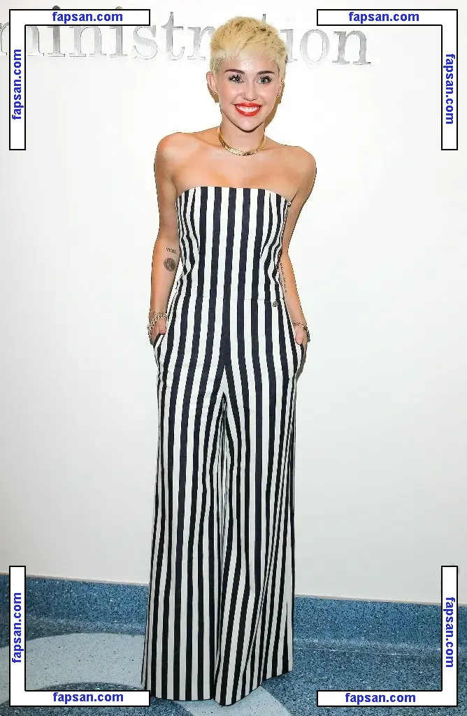 Miley Cyrus nude photo #5303 from OnlyFans